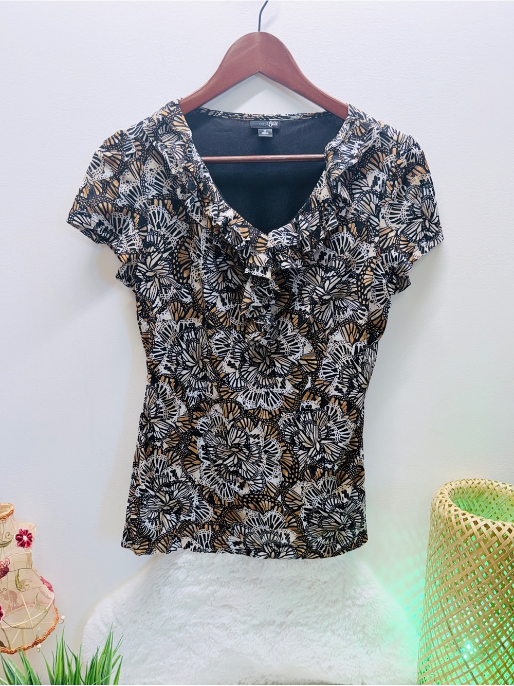 East 5th Ave Butterfly Pattern Lined Floral Ruffle Neck Top - Black & Cream 🔥
